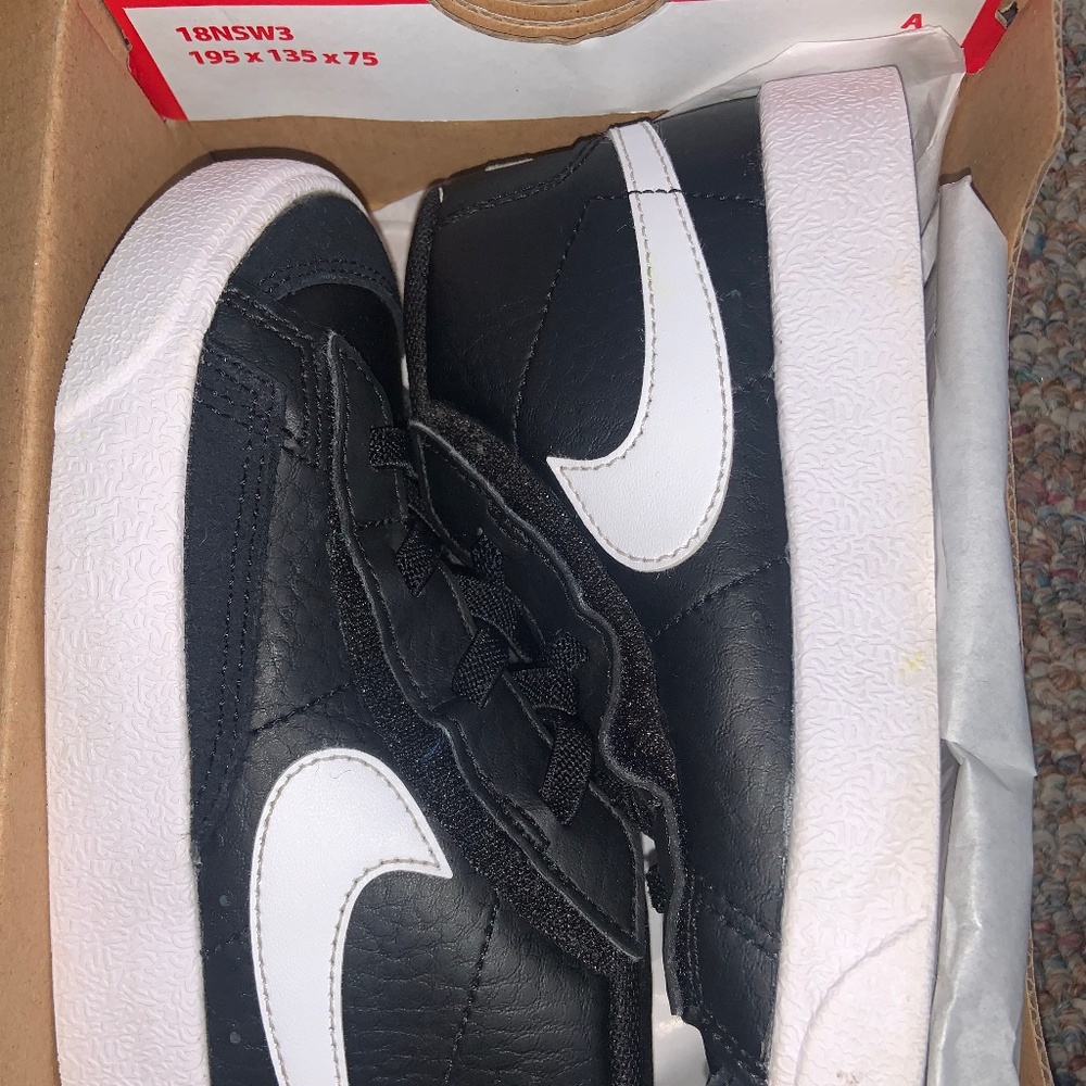 Blazer Mid ‘77